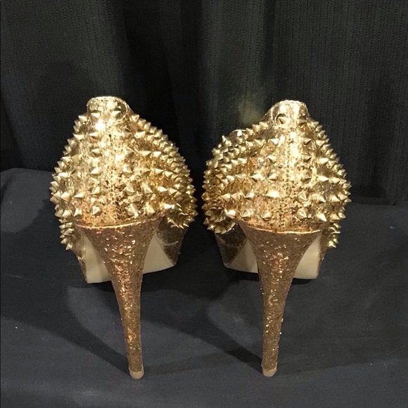 STEVE MADDEN GOLD SPIKED SEXY STILETTO HEELS, WORN TWICE SIZE 9 - Picture 3 of 4